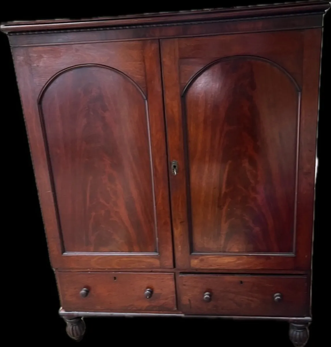 Mahogany cabinet - Image 1