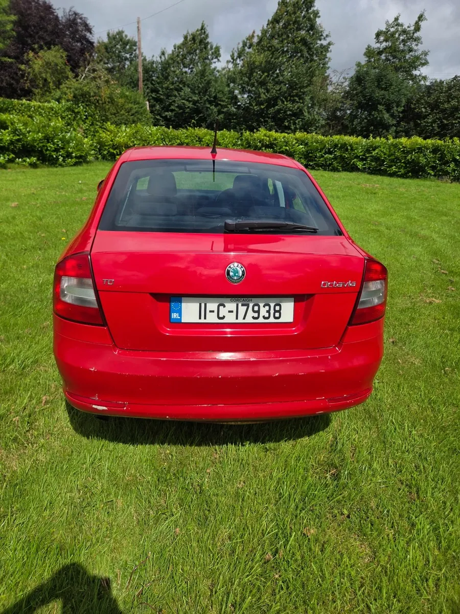 Skoda Octavia 2011 - Image 2