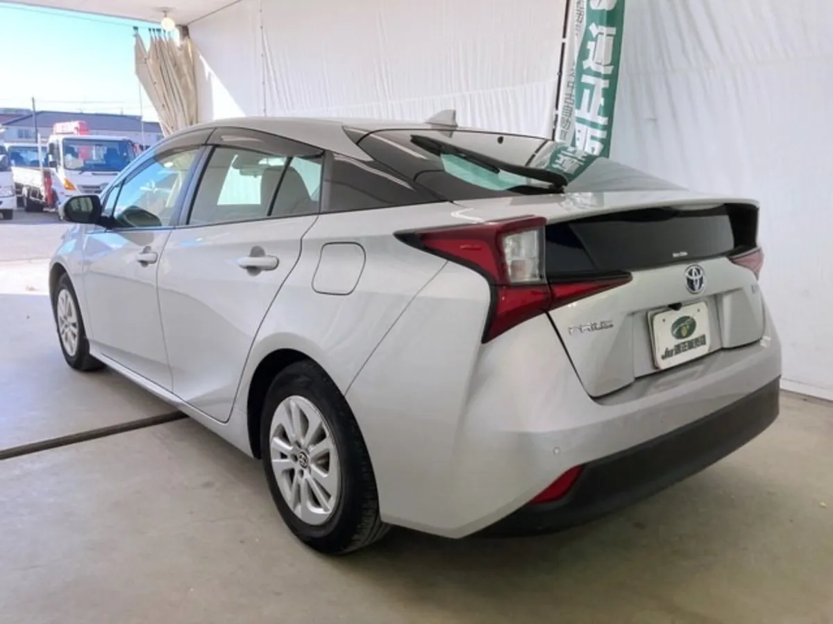 Toyota Prius 2021 - Image 2