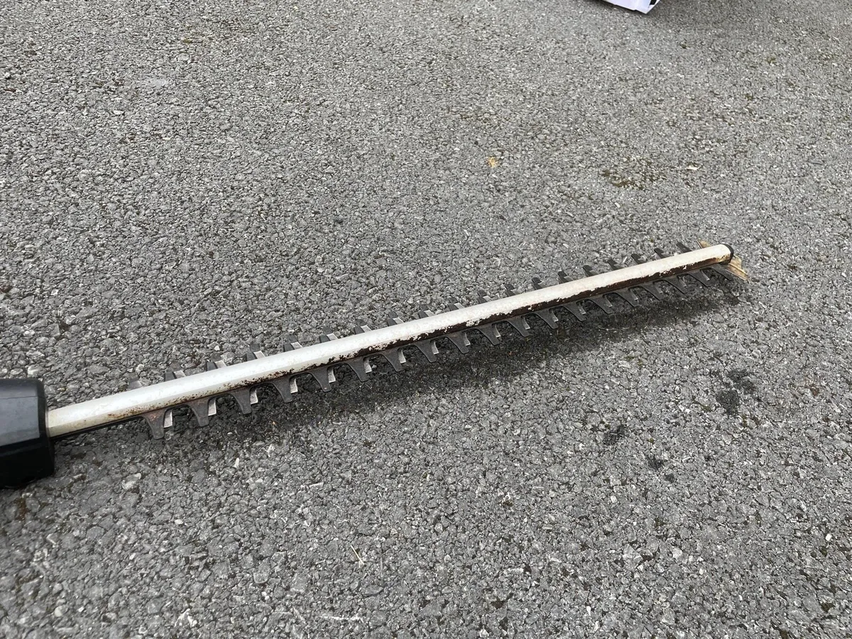 CORDED HEDGE TRIMMER - Image 3
