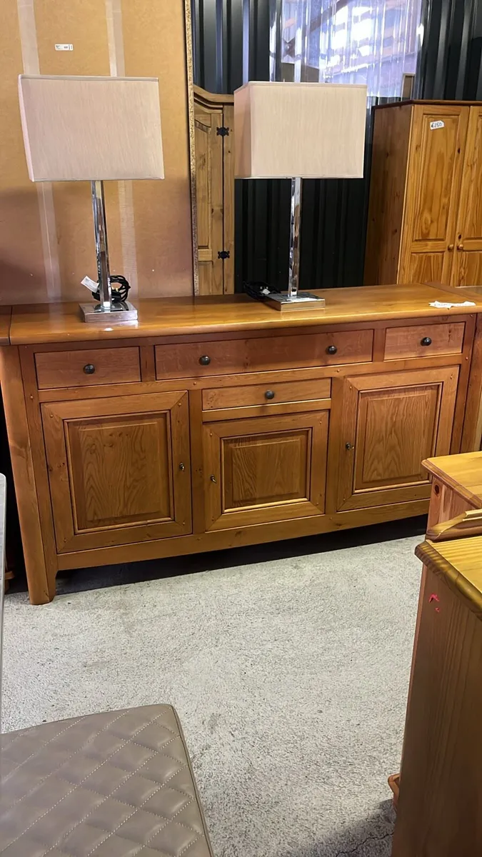 Oak sideboard - Image 1