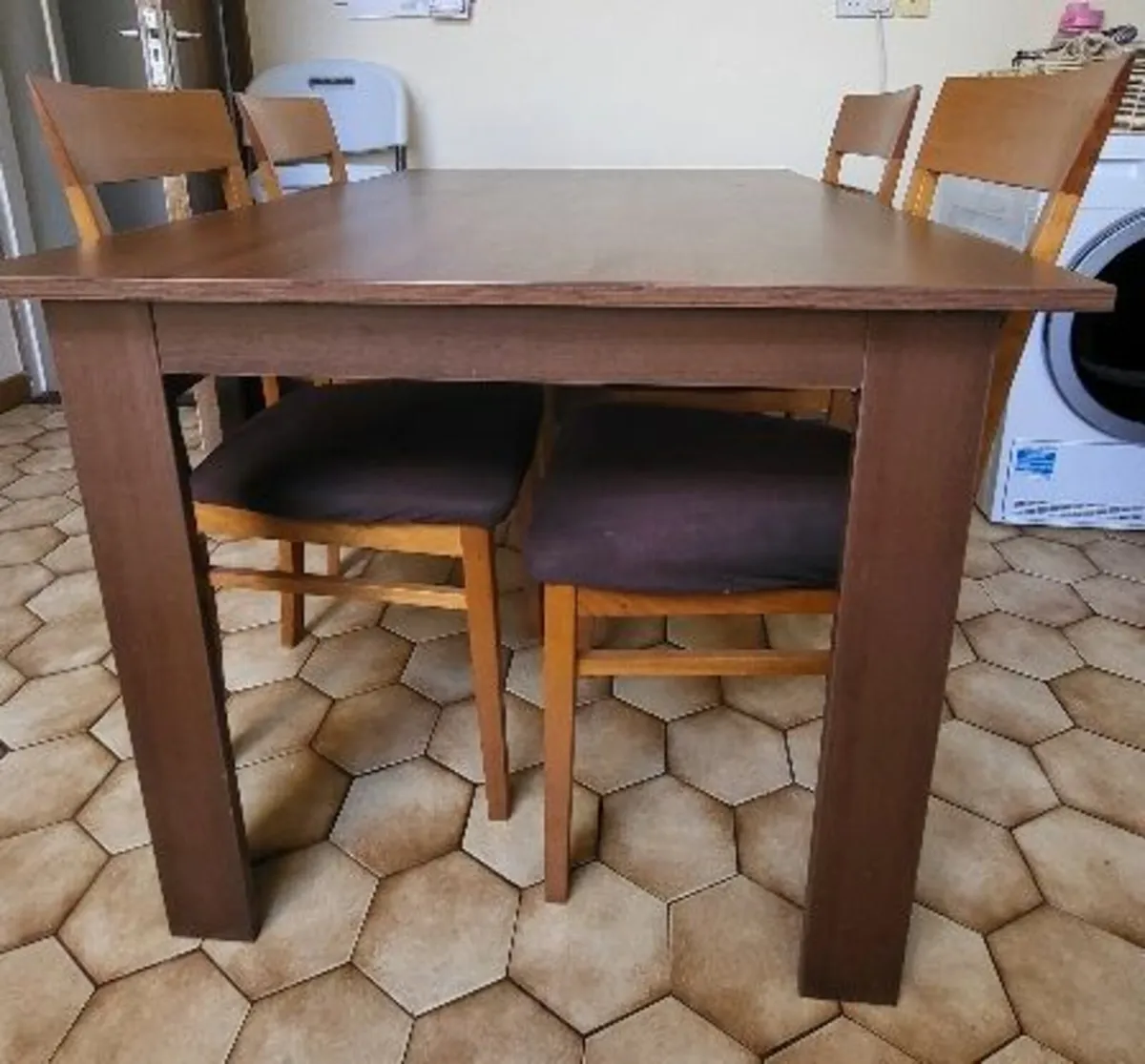 Kitchen table for sale - Image 1