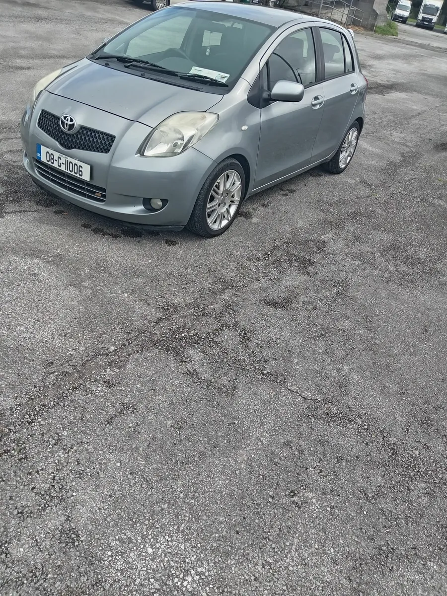 Toyota Yaris 2008 - Image 2