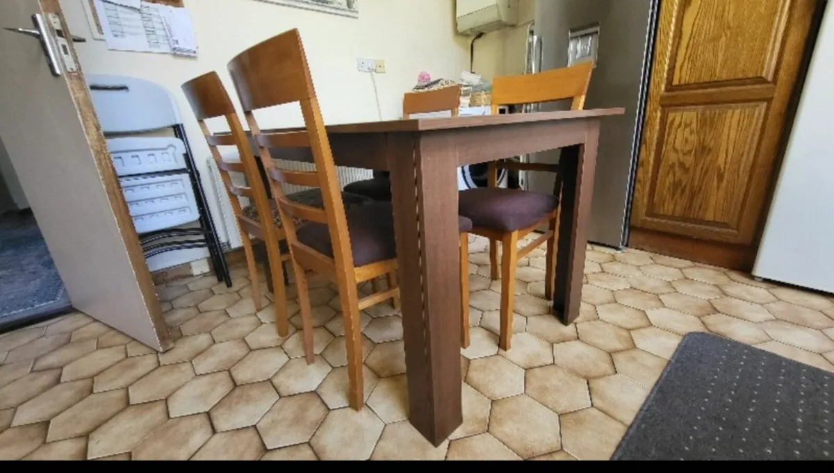 Kitchen table for sale - Image 4