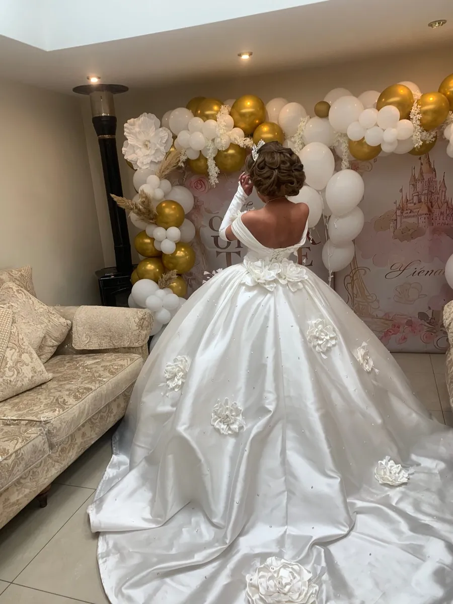 Wedding dress - Image 2