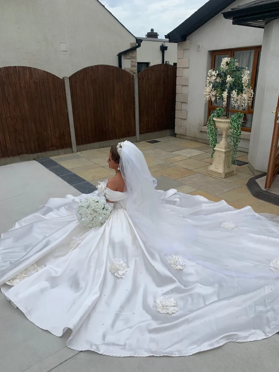 Wedding dress - Image 4