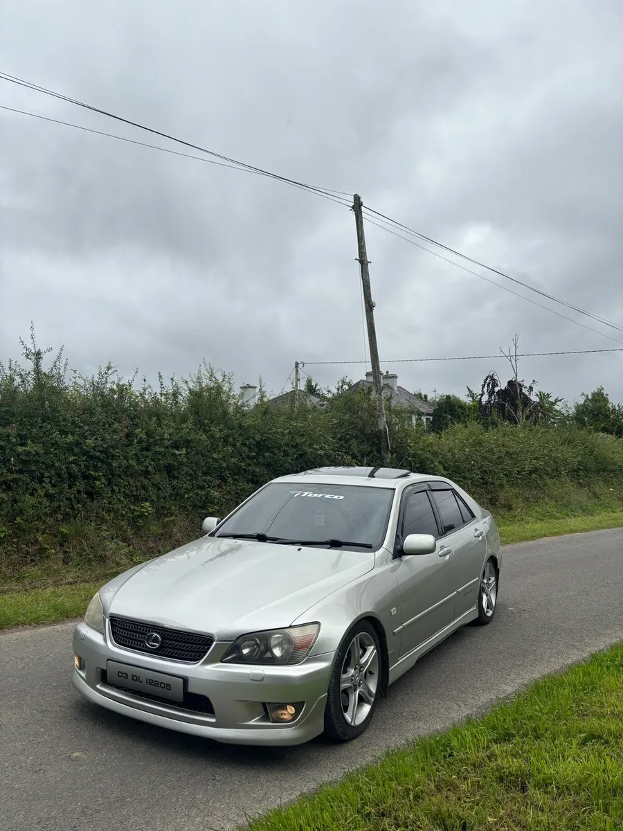Lexus is200 - Image 3