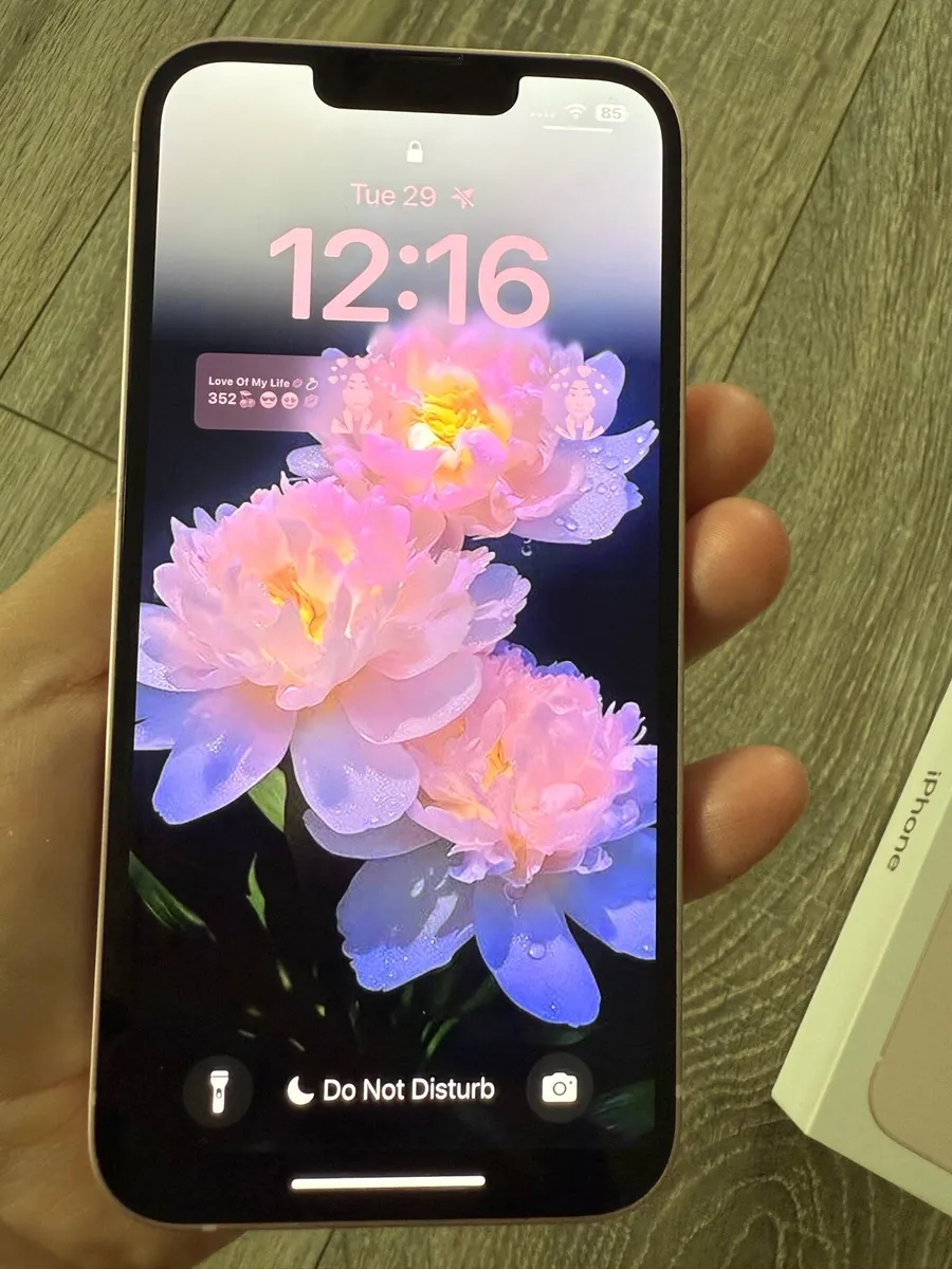 iPhone 13 128 GB pink Three Network - Image 4