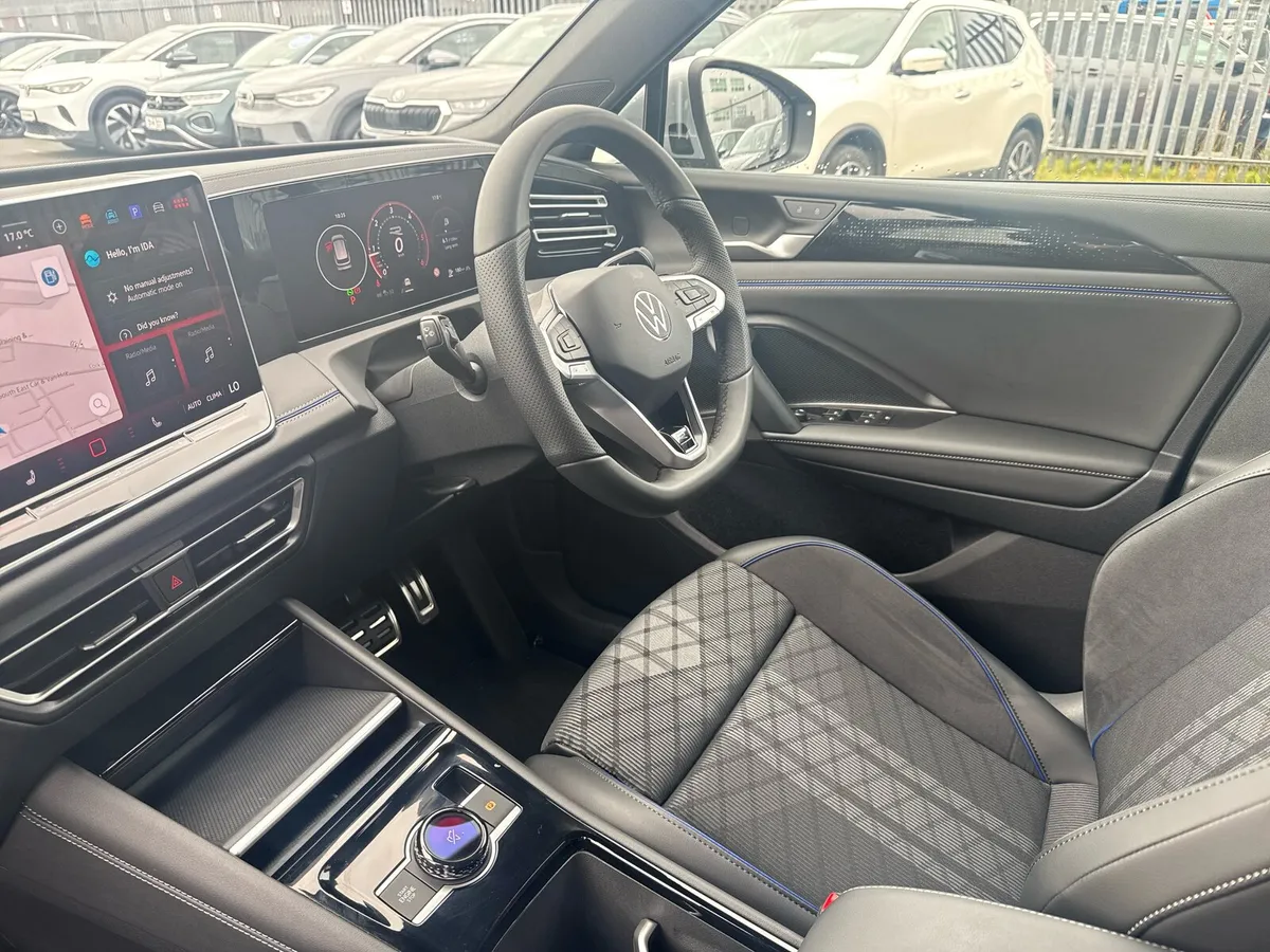 2025 Volkswagen Tiguan 2.0 TDI R-Line - Image 3