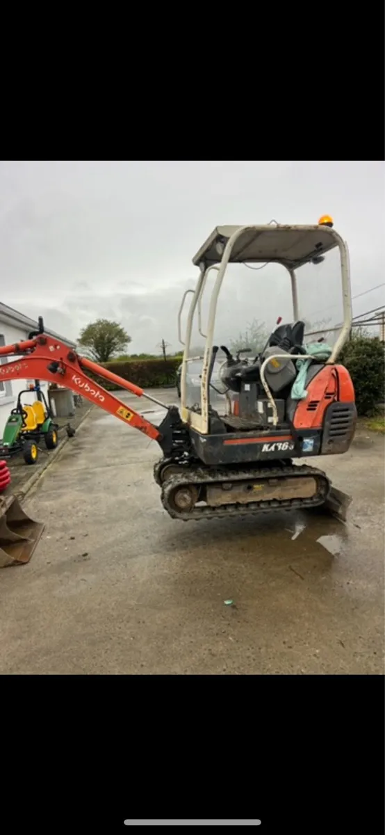 1.5 ton Kubota digger - Image 1