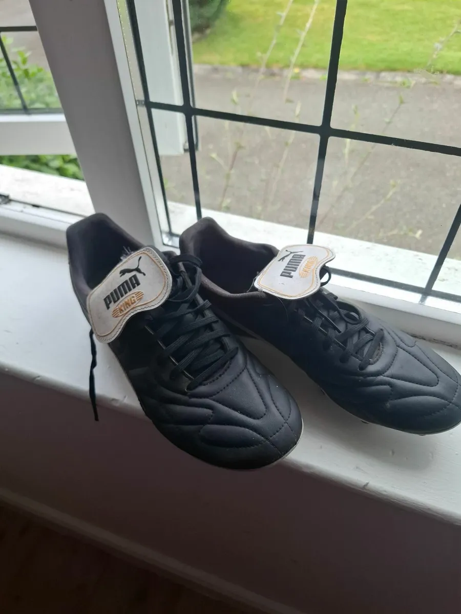 Football boots - Image 1
