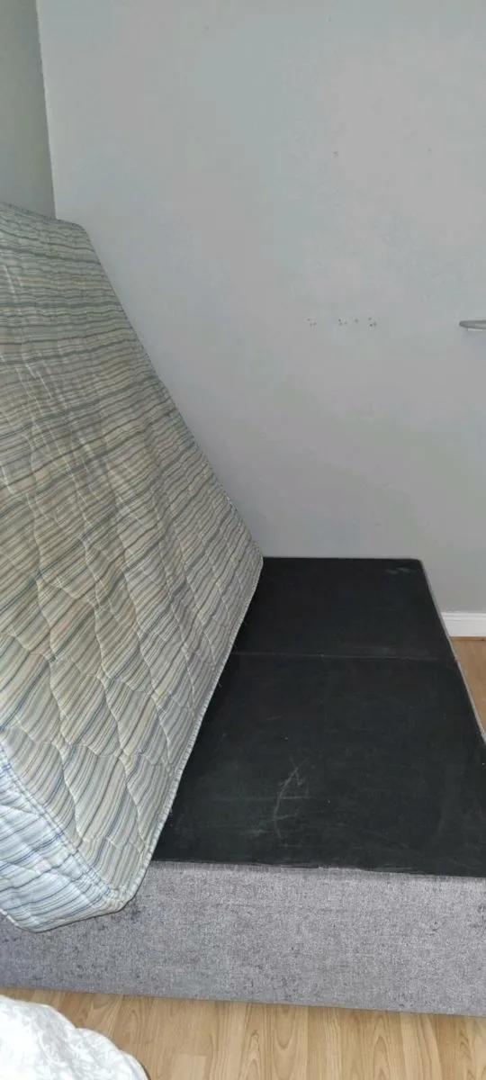 Double divan bed - Image 1