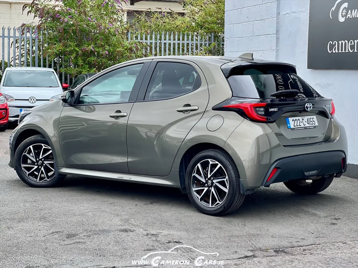 TOYOTA YARIS 1.5 HYBRID AUTOMATIC SHOWROOM - Image 2