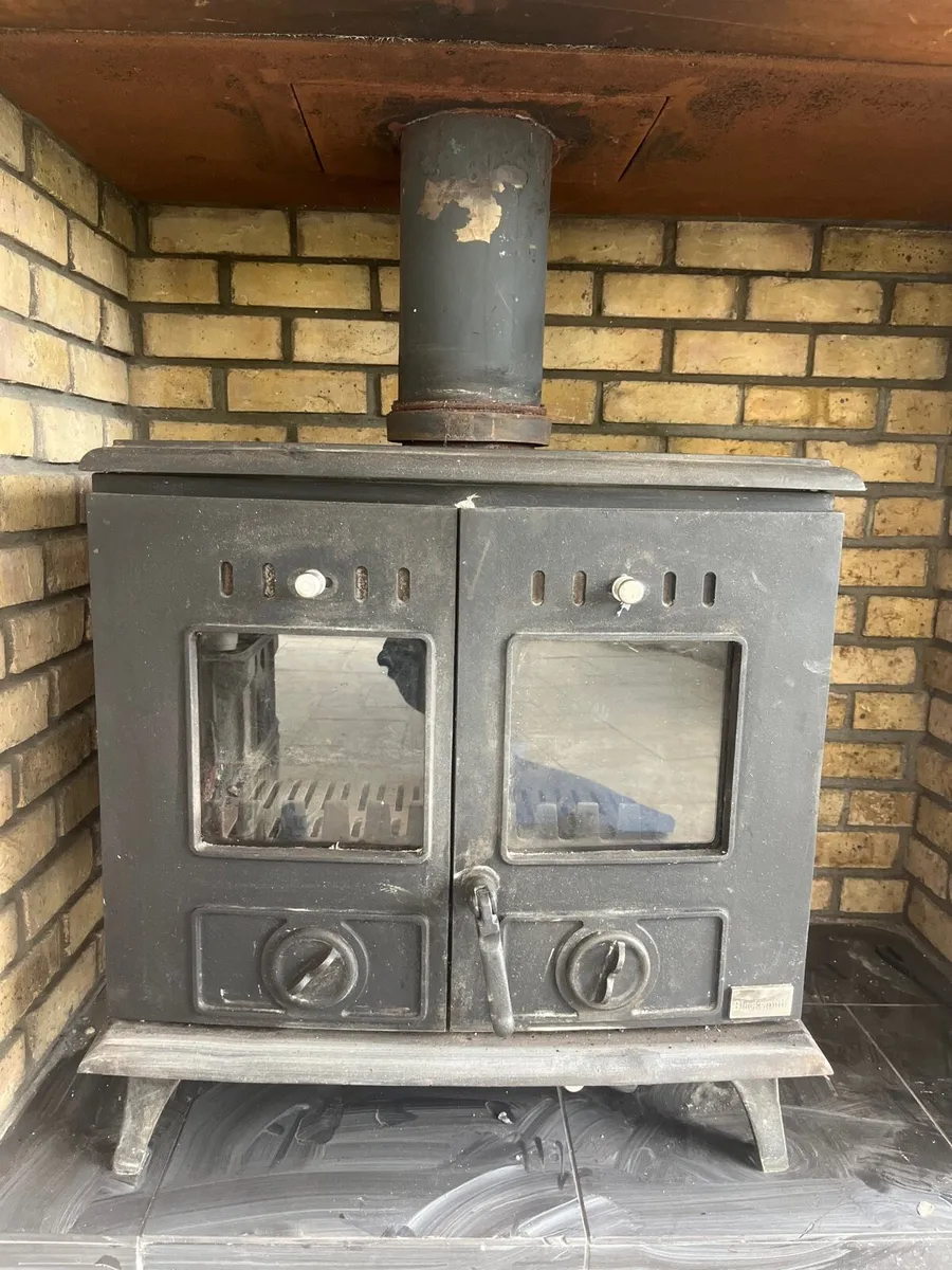 Blacksmith double door Stove with back boiler - Image 1