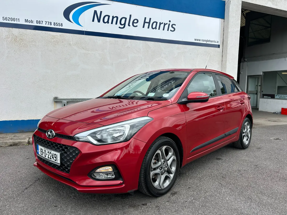 Hyundai i20. AUTOMATIC . NCT 02/27 - Image 1