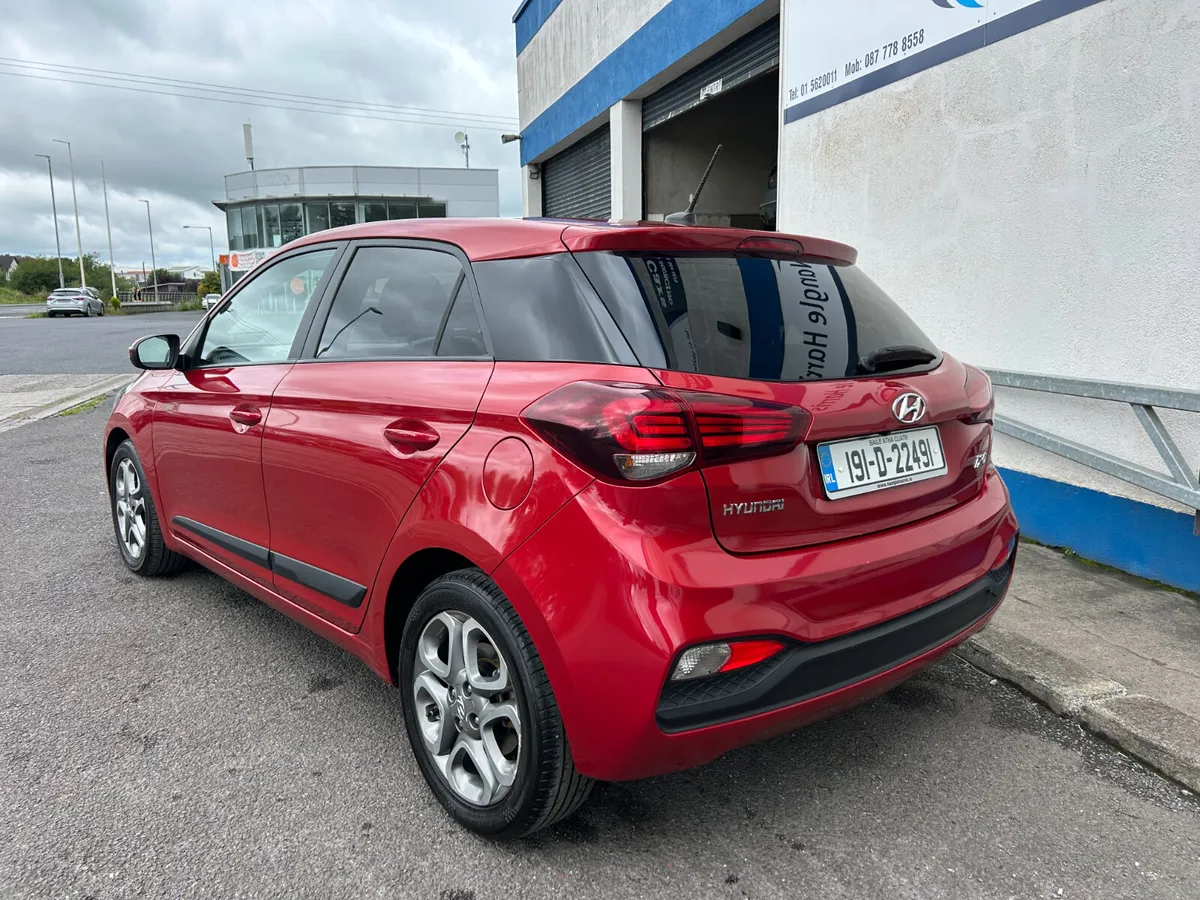 Hyundai i20. AUTOMATIC . NCT 02/27 - Image 3