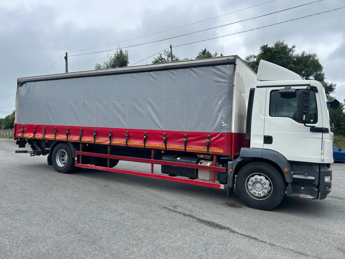 2018 man tgm18.250 18T Curtainsider tail lift - Image 4