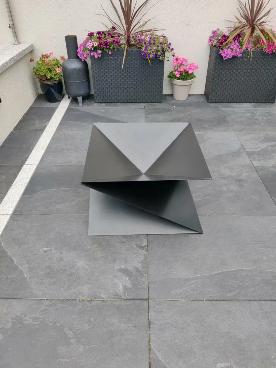 Twisted firepit - Image 1