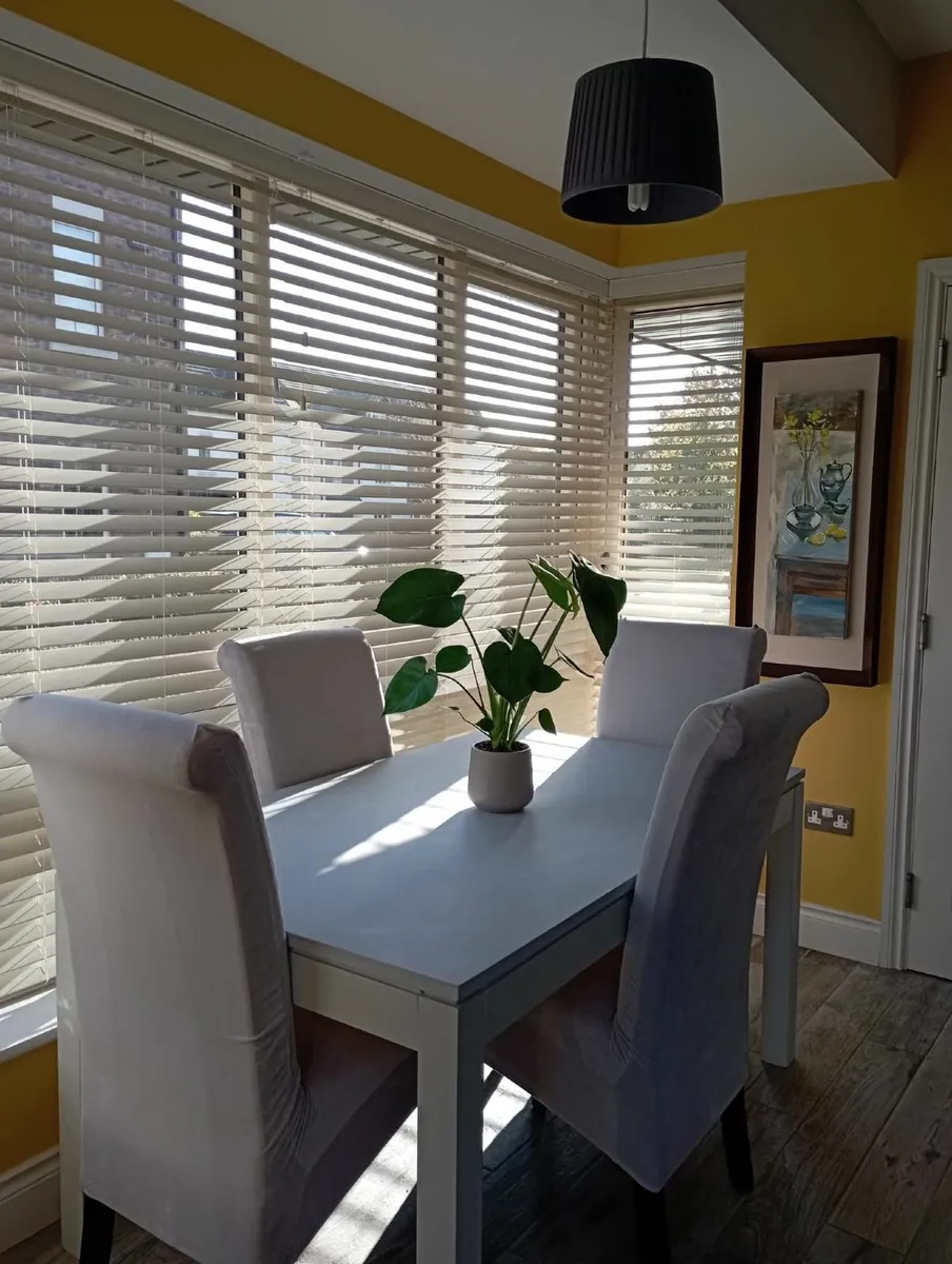 Dining table and chairs - Image 1