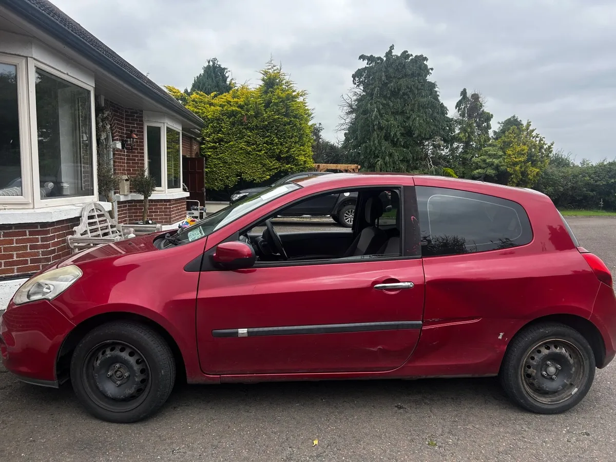 Renault Clio 2010 -SOLD- - Image 3