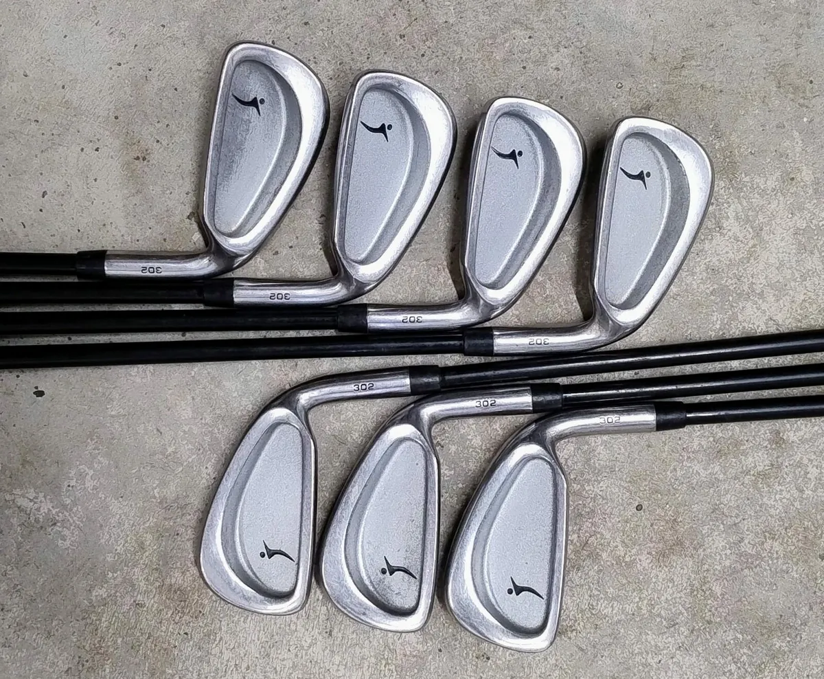 Infiriniti iron set 3-9 iron - Image 1