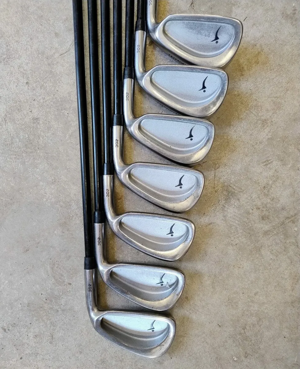 Infiriniti iron set 3-9 iron - Image 4