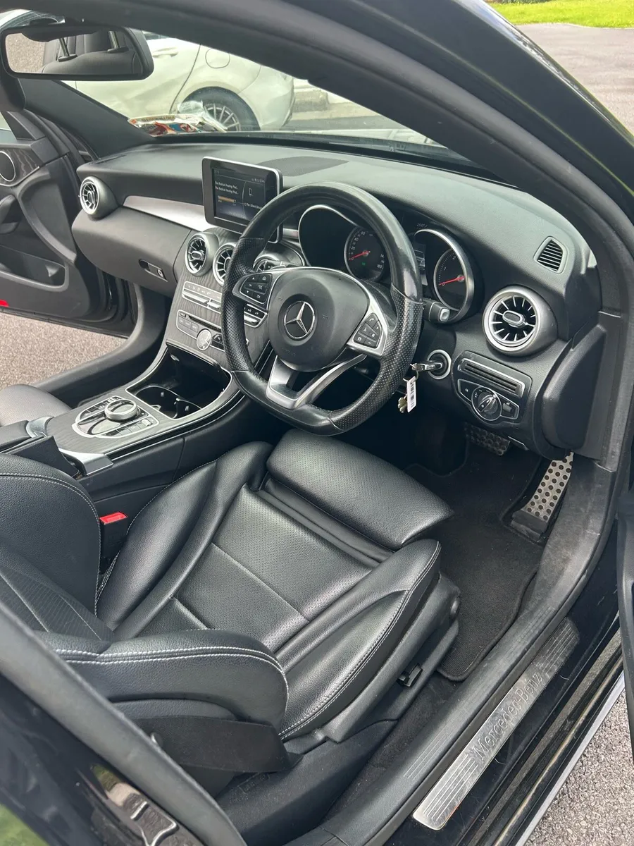 Car - Image 4