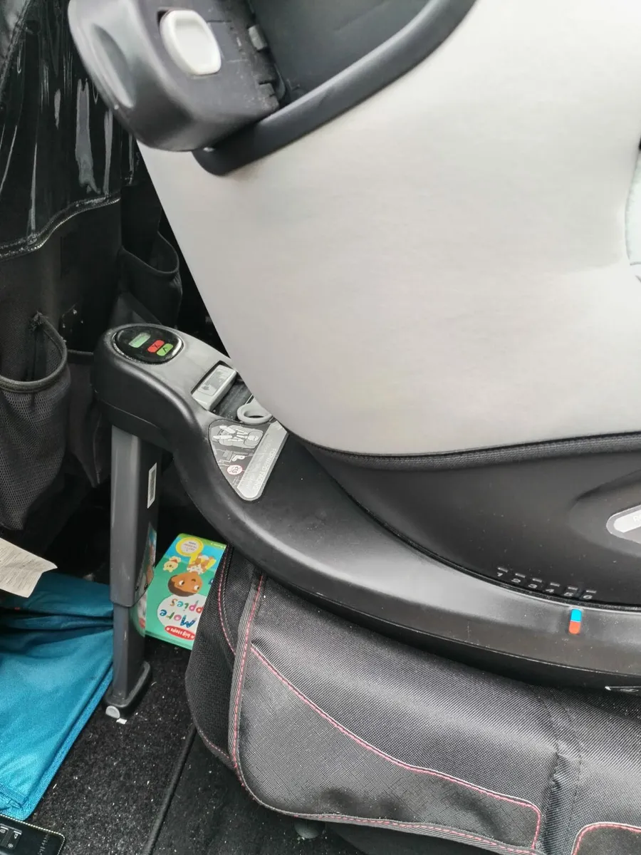 Joie isize 360 car seat - Image 3