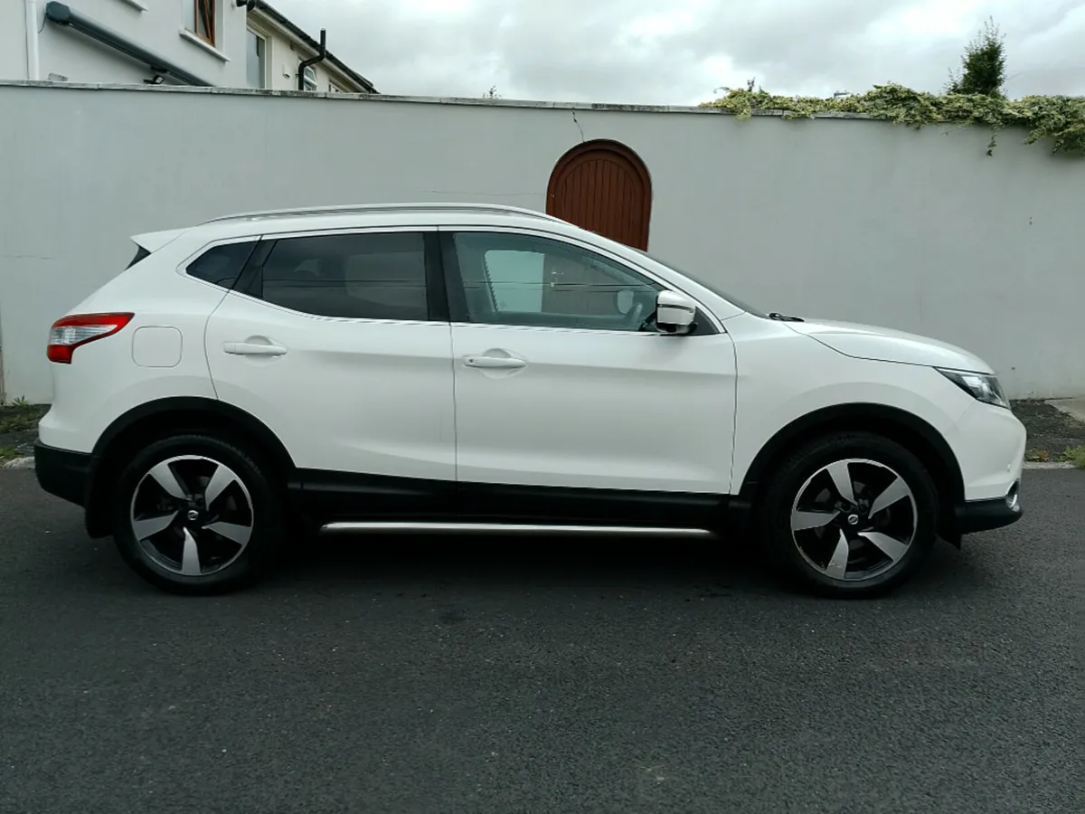 Nissan Qashqai 1.5 SV Premium '17 4DR - Image 2