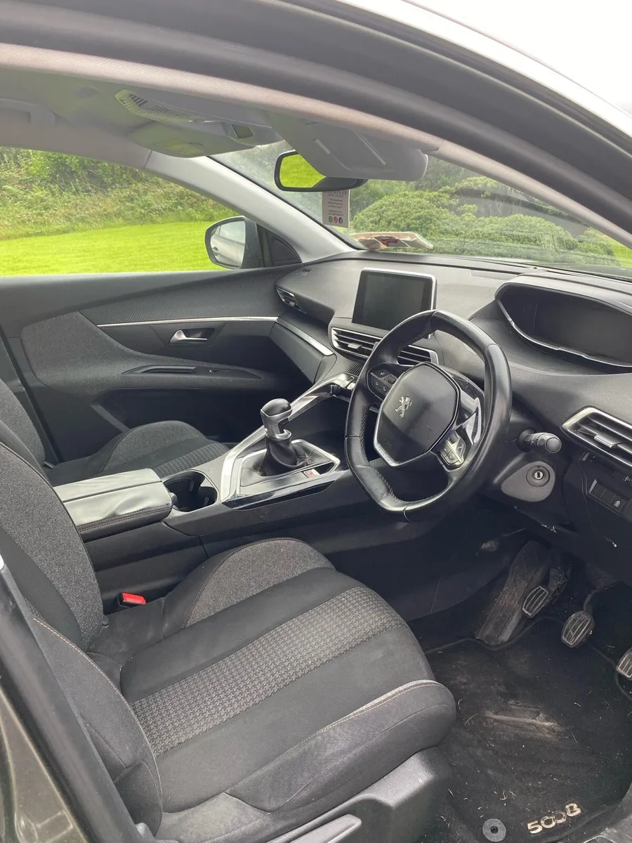 Peugeot 5008 1.6 Active HDI - Image 4