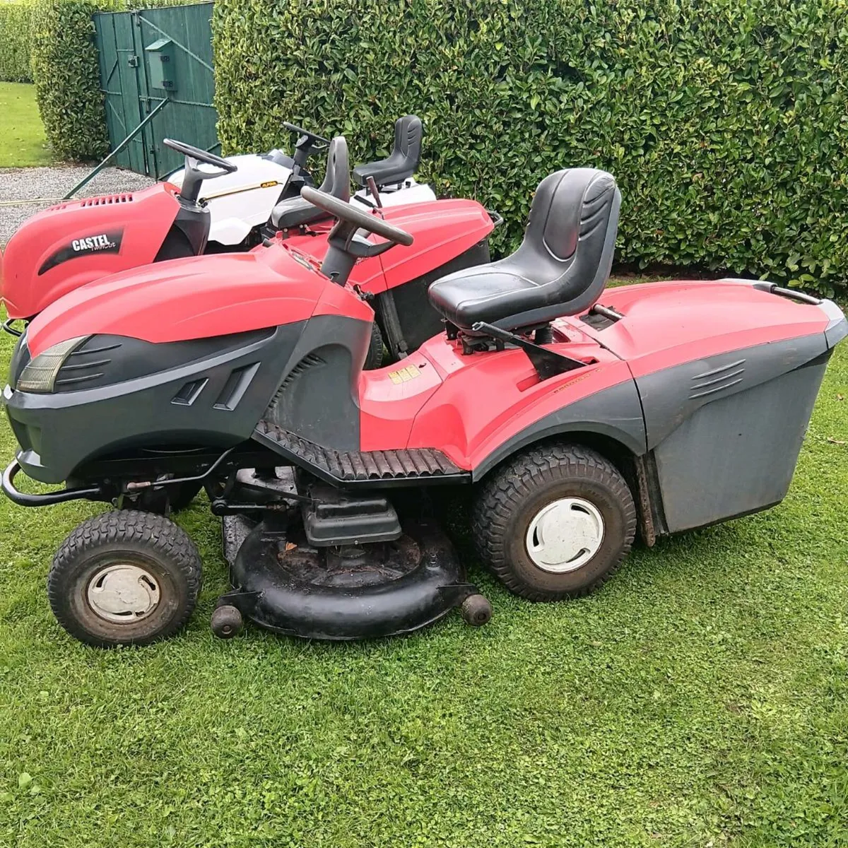 Castlegarden 22hp twin cylinder, 48" deck - Image 3
