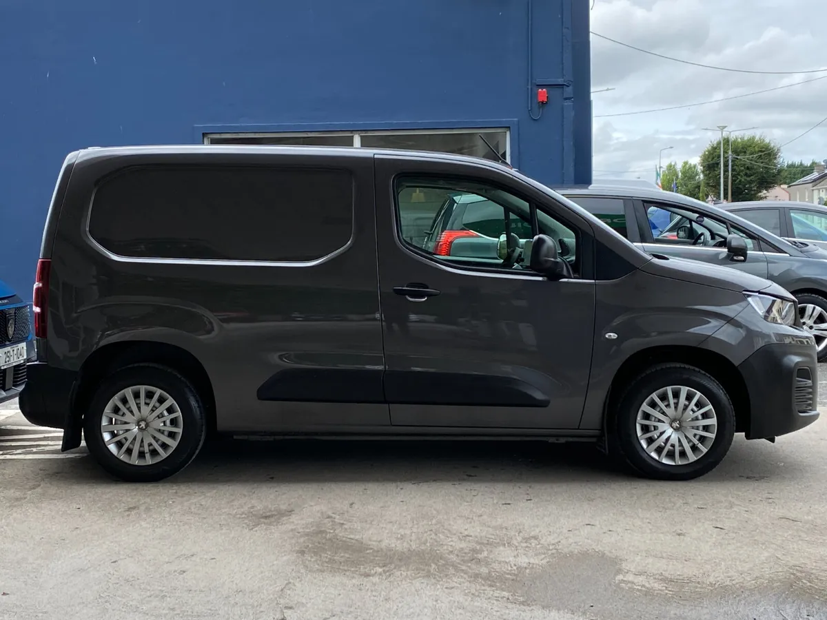 Peugeot Partner Professional Plus1.5 HDI 100 - Image 2