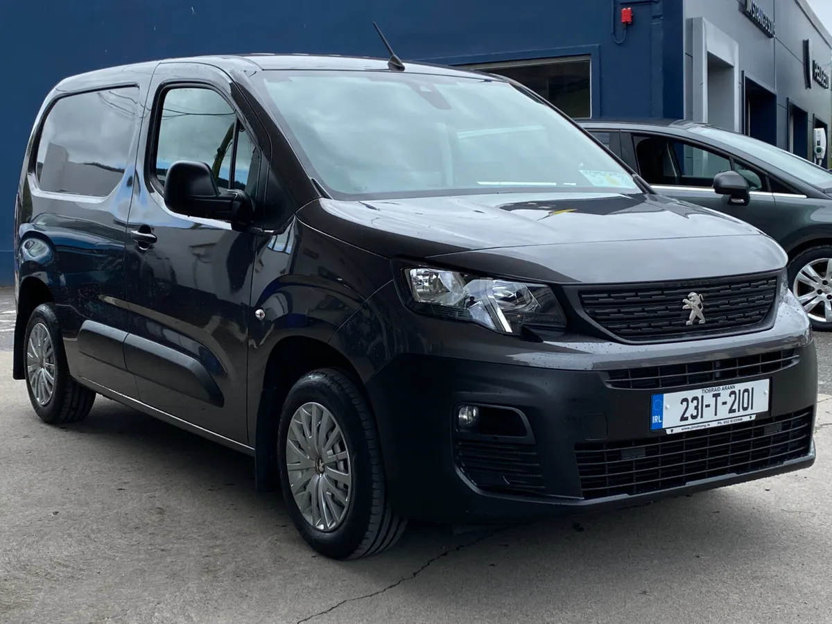 Peugeot Partner Professional Plus1.5 HDI 100 - Image 1