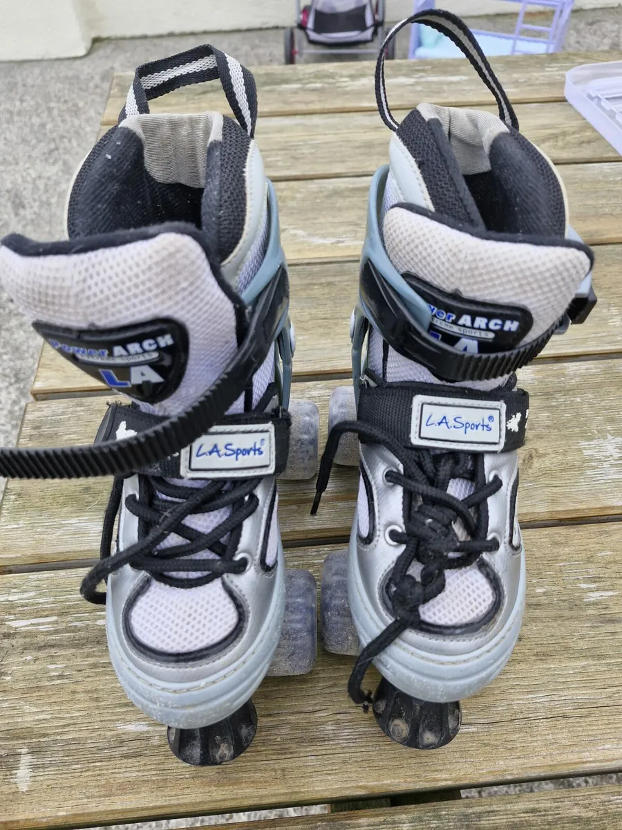 Roller blades