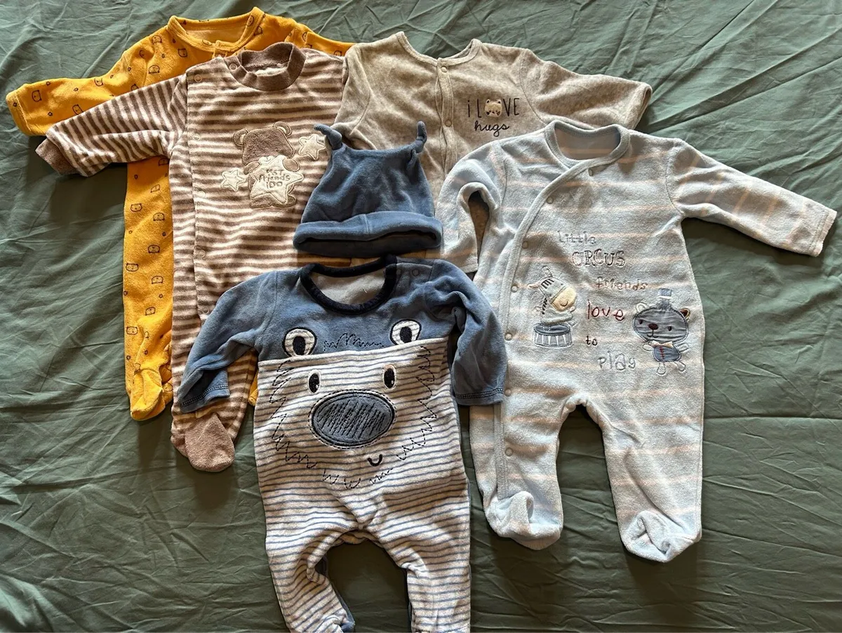 baby sleep suits 0-3 M - Image 2
