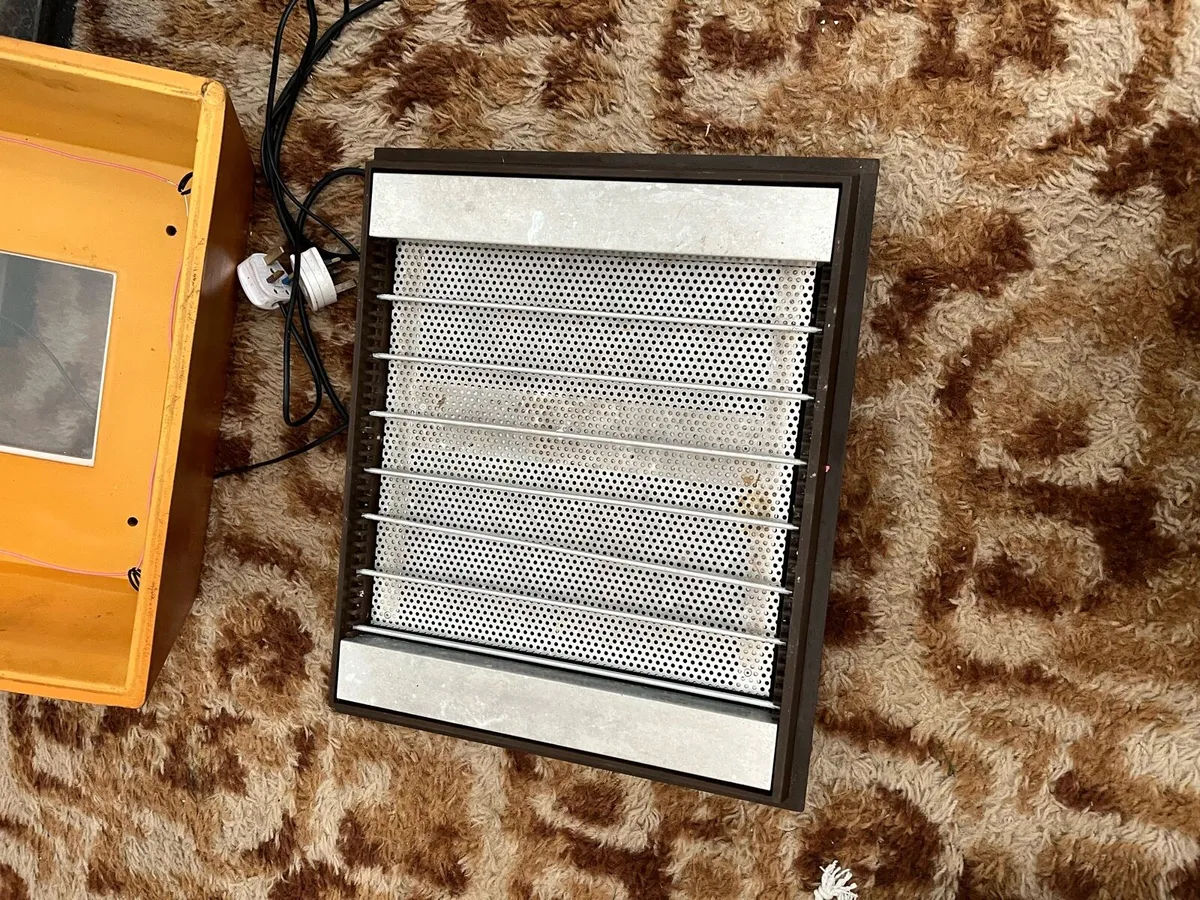 2 incubators - Image 3