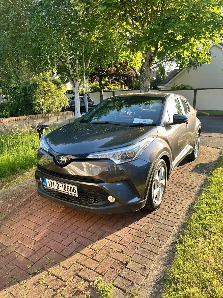 Toyota C-HR 2017 - Image 1