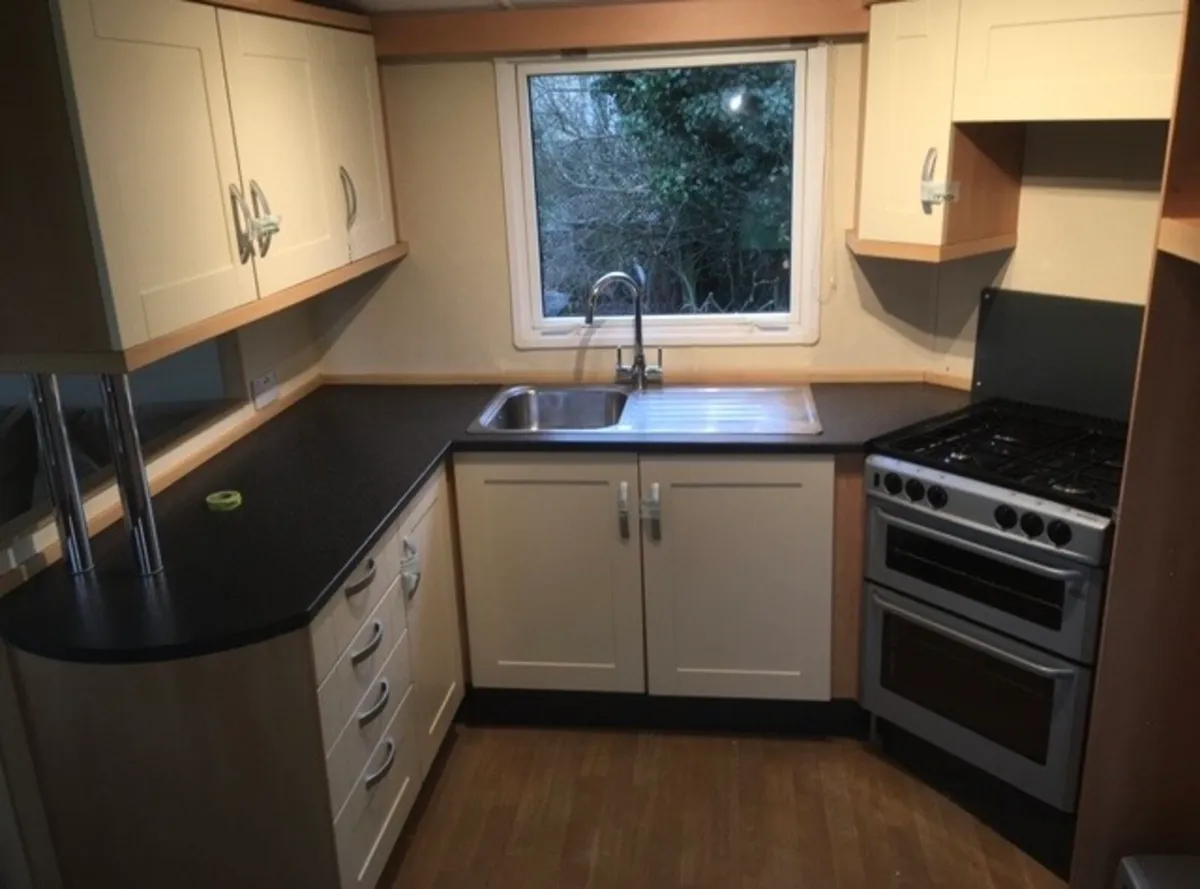 Mobile Home - Image 3
