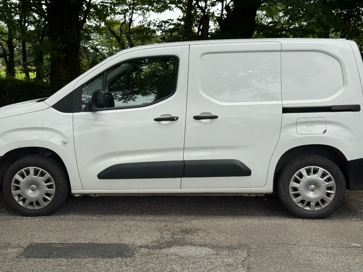 2021 Opel Combo – 3 Seater – 9250 VAT Inc - Image 1