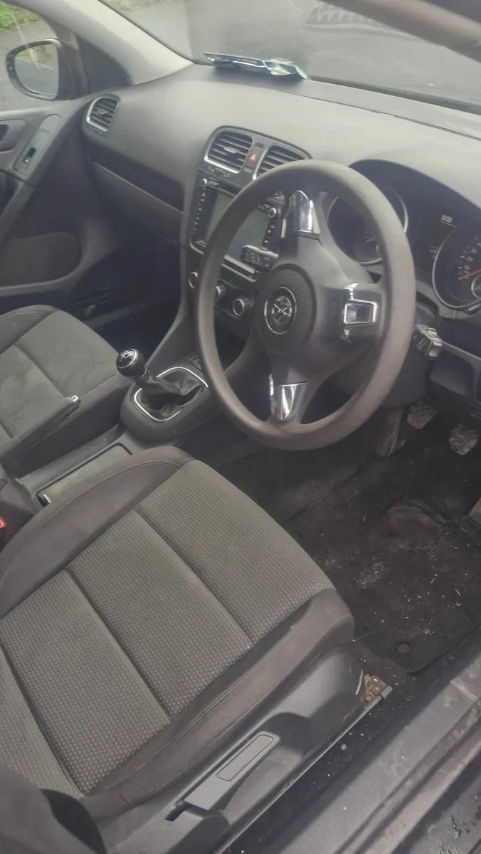 Volkswagen Golf 2010 - Image 3