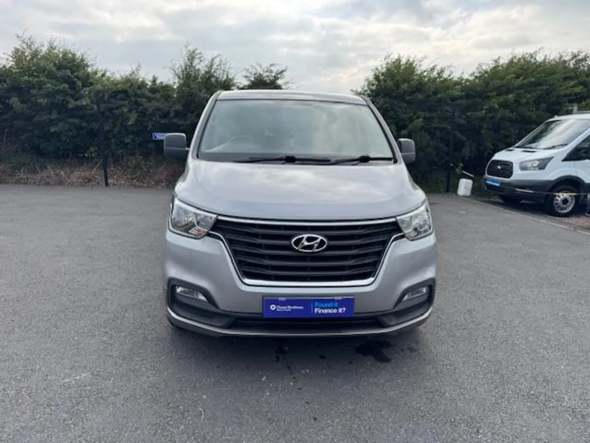 Hyundai I800 205 Crdi - HIGH SPEC - Image 2