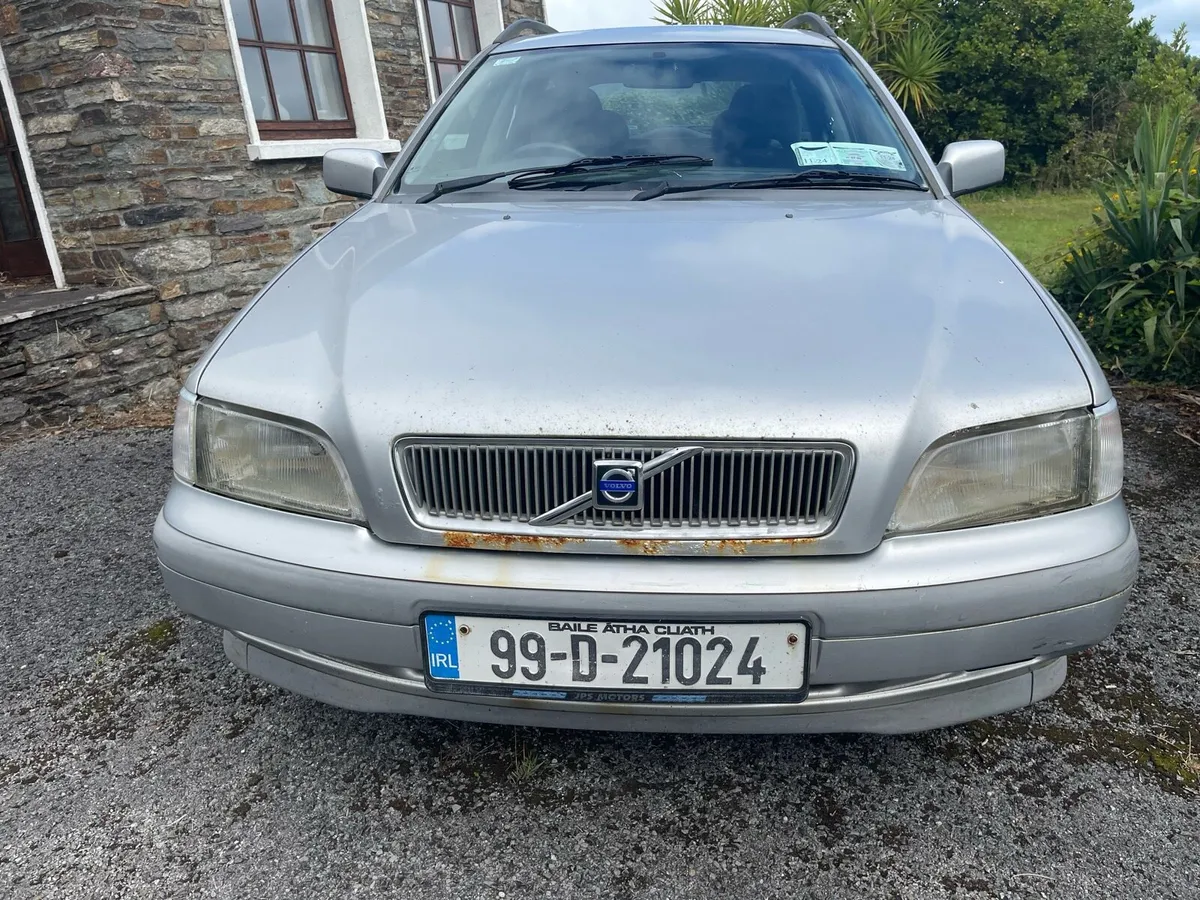 Volvo V40 Estate 1999 2.0T - Image 2