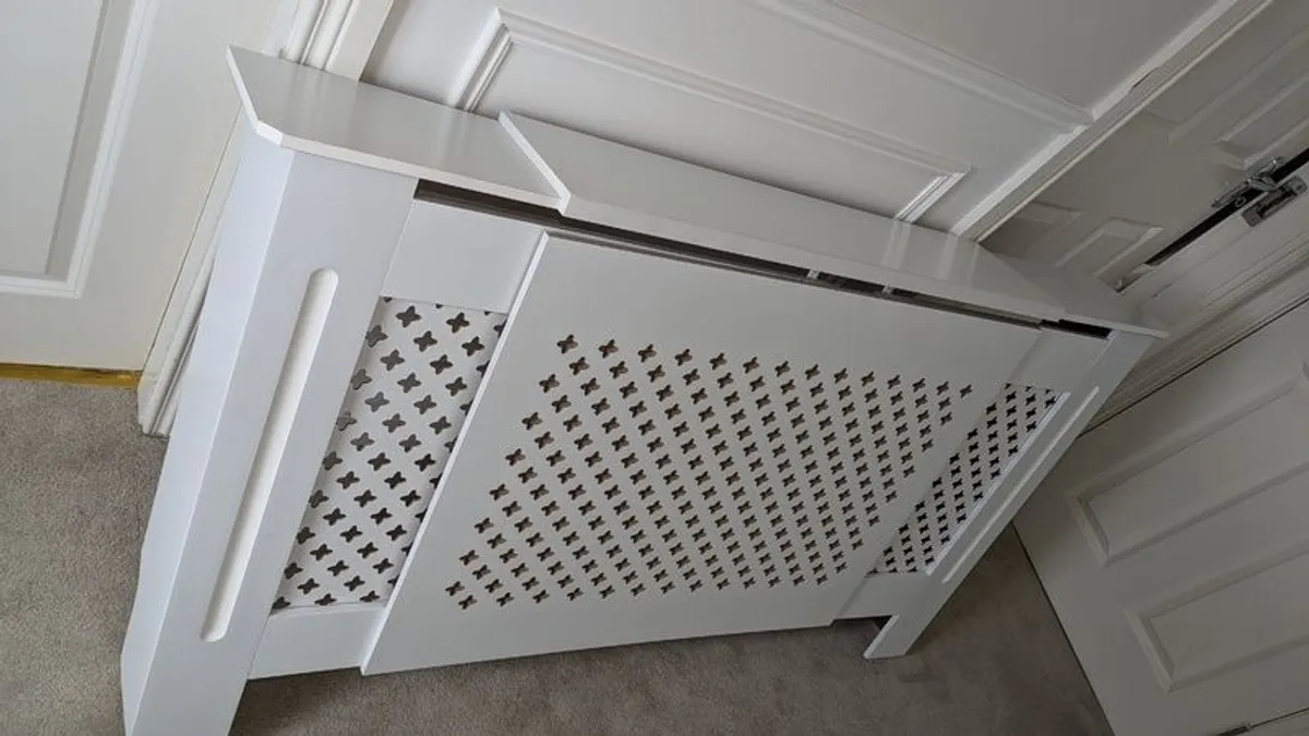 Extendable radiator cover - Image 1