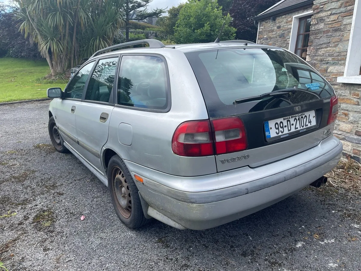 Volvo V40 Estate 1999 2.0T - Image 4