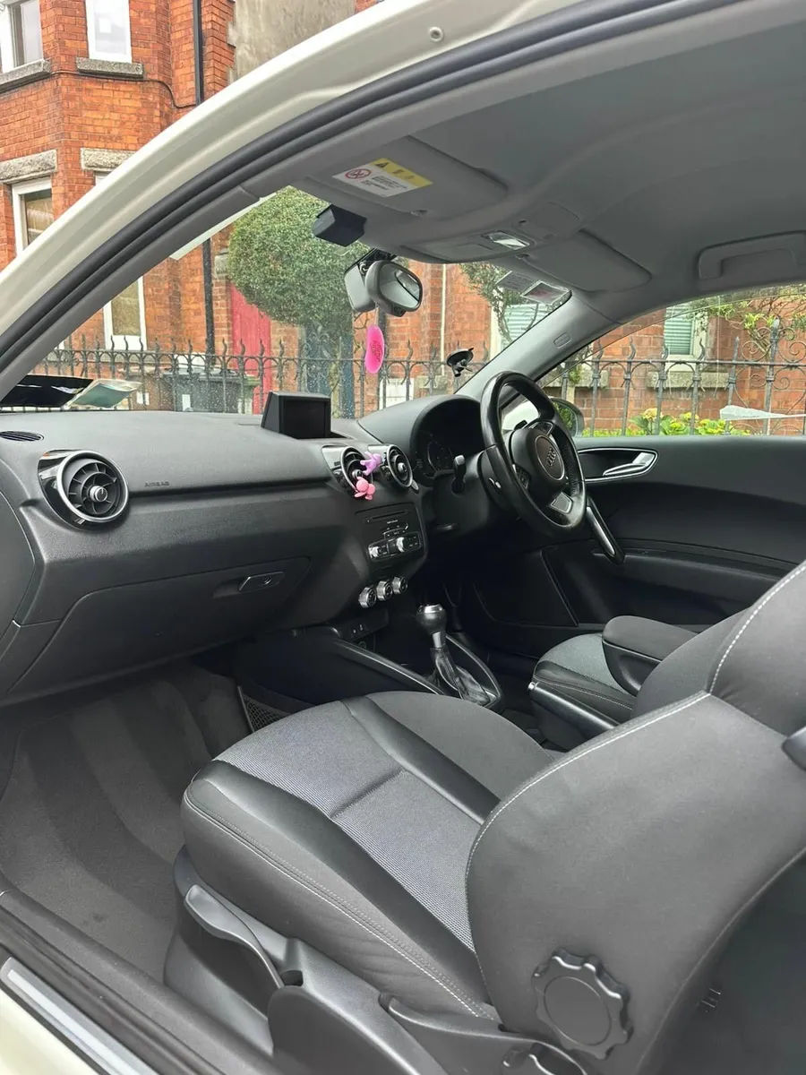 Audi A1 2012 - Image 2