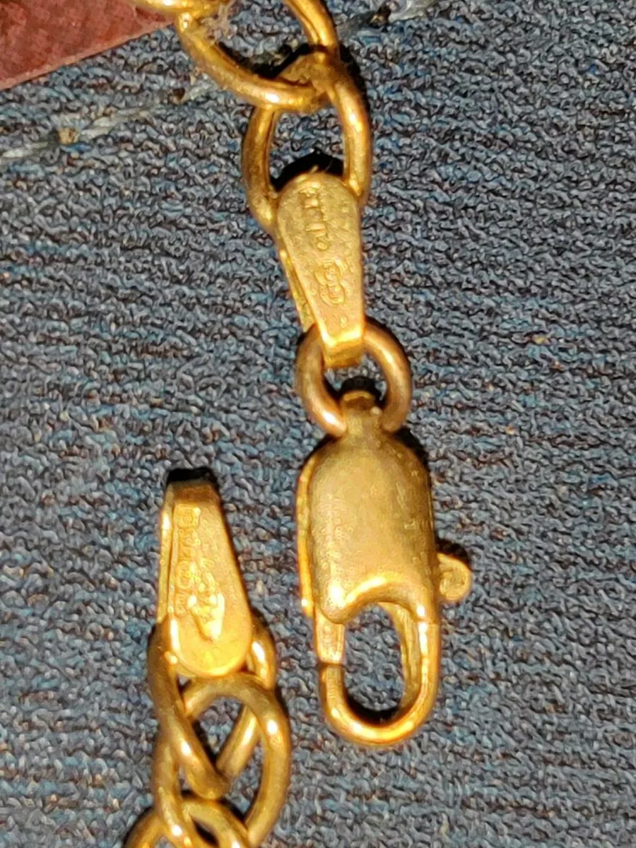HEAVY LUCKY CHARMS, 9CT Gold 7.47 Gram Bracelet ! - Image 3