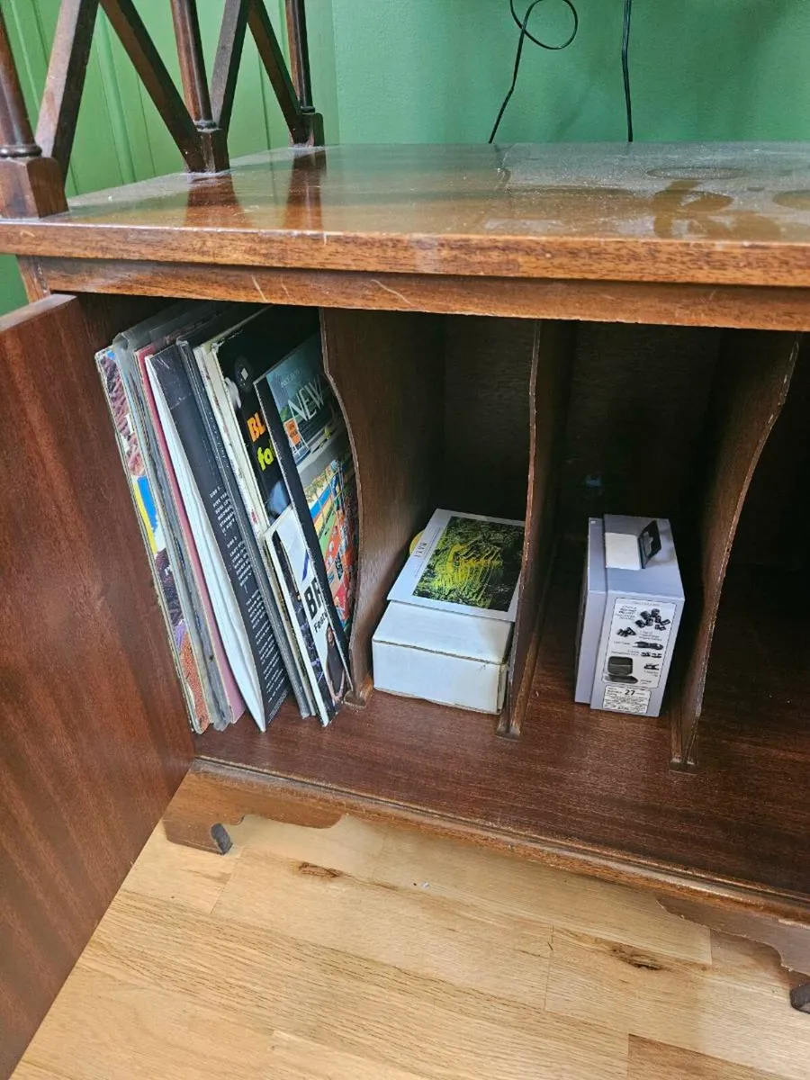 record cabinet - Image 3