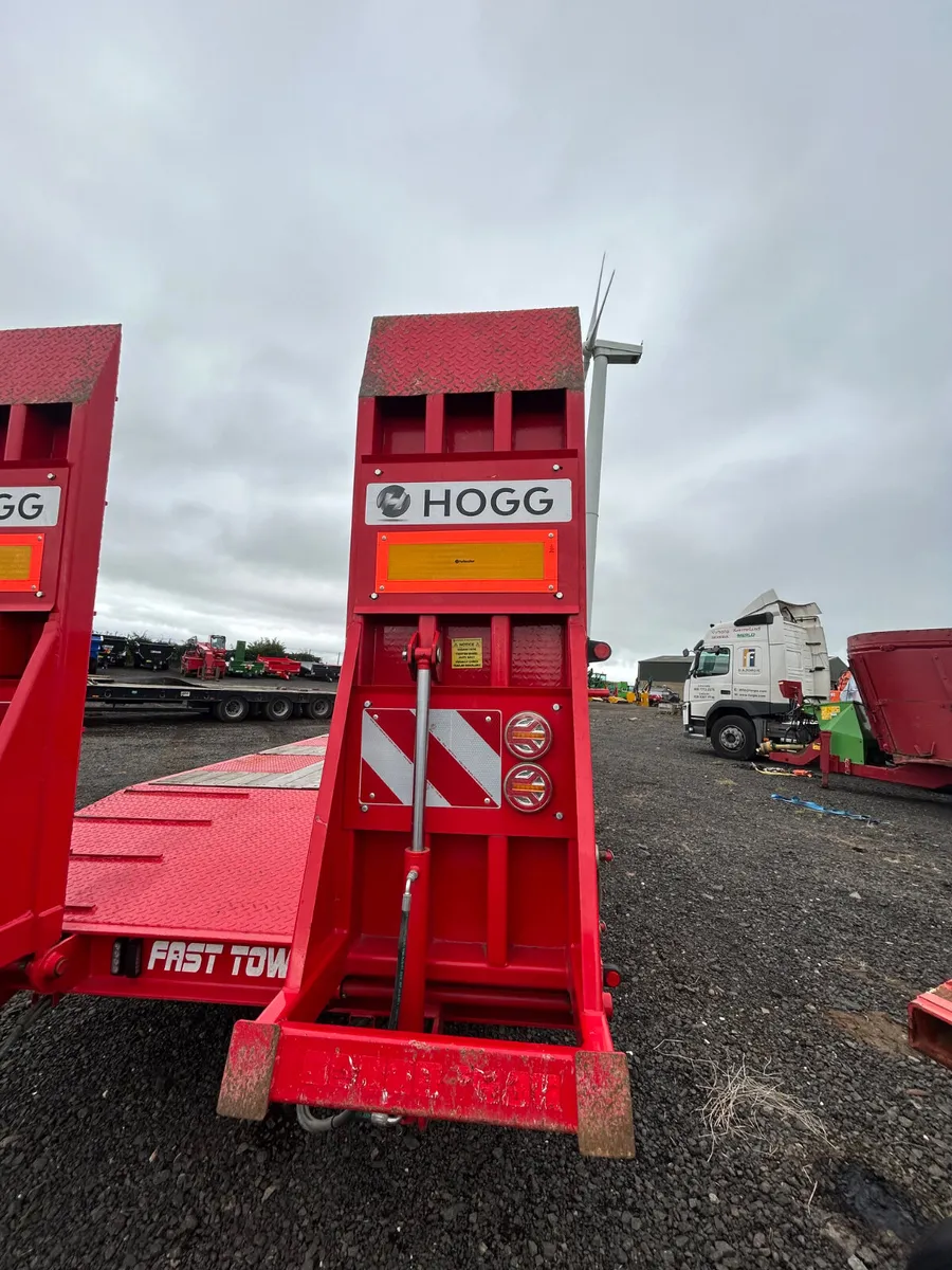 2024 Hogg 33ton Lowloader - Image 2