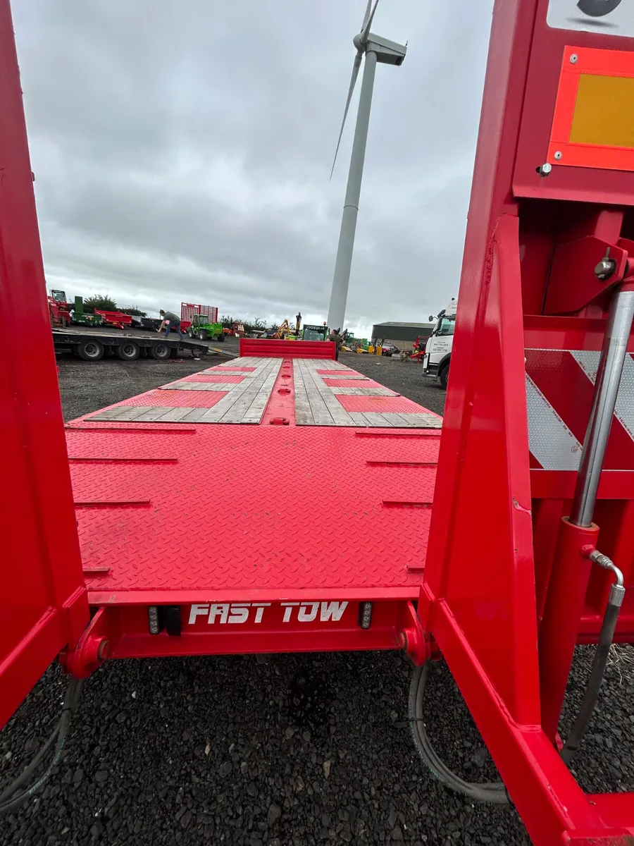 2024 Hogg 33ton Lowloader - Image 3