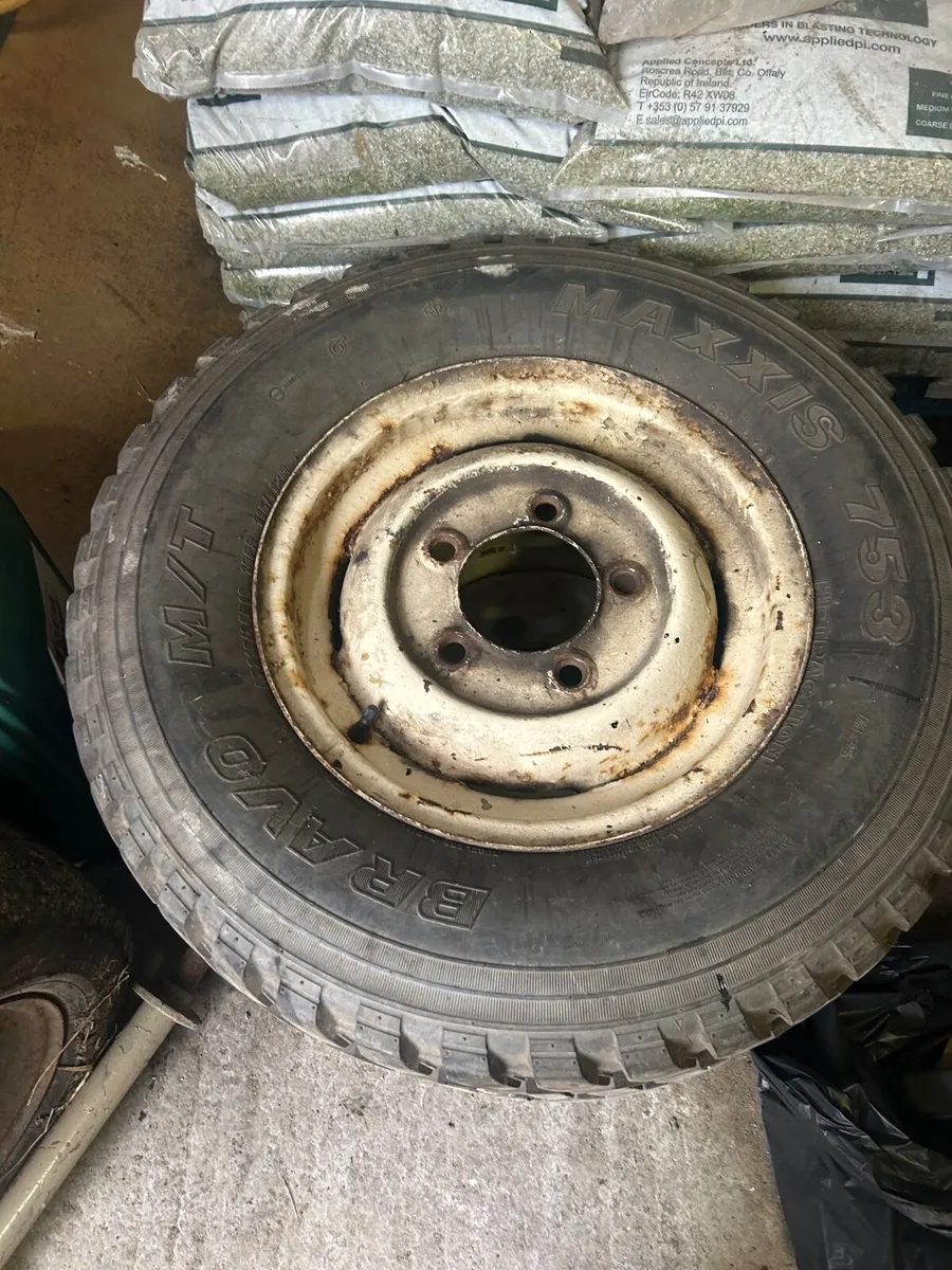Series 2A wheels and tyres for sale - Image 1